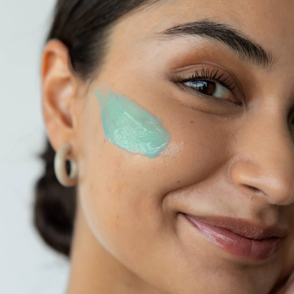 
                
                    Load image into Gallery viewer, Om - Adaptogen + Copper Peptide Multitasking Radiance Mask
                
            