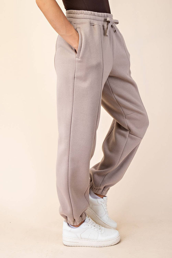 
                
                    Load image into Gallery viewer, Maddison Terry Fleece Jogger Sweatpants
                
            