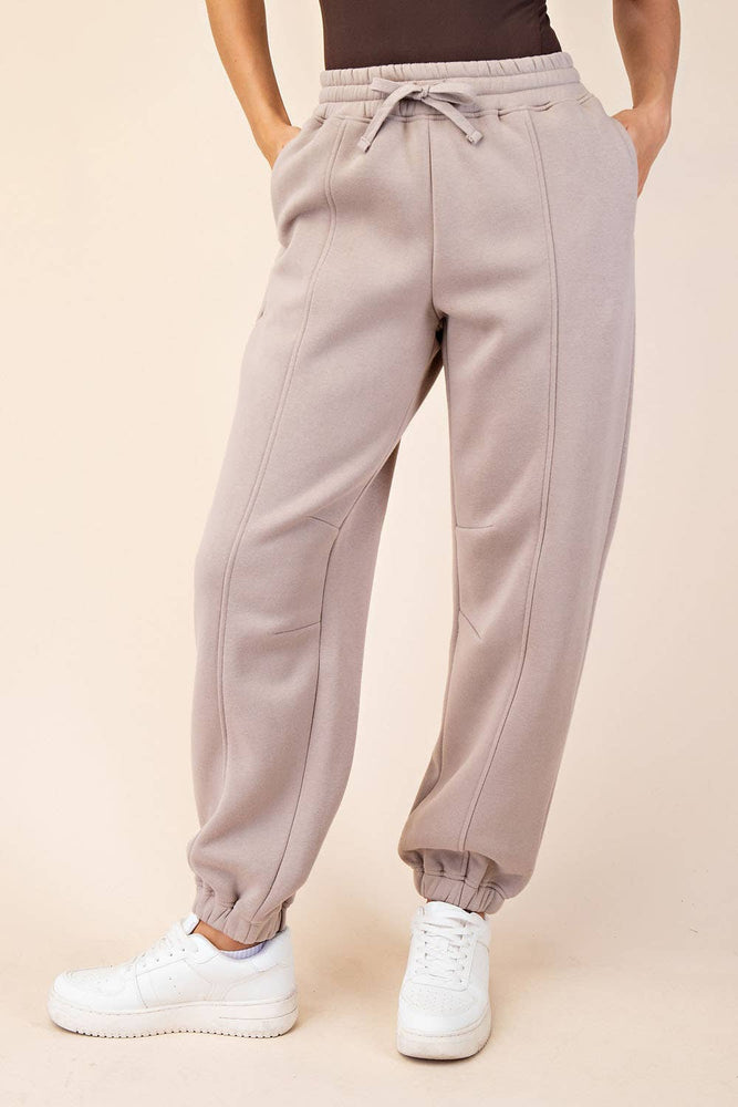 
                
                    Load image into Gallery viewer, Maddison Terry Fleece Jogger Sweatpants
                
            