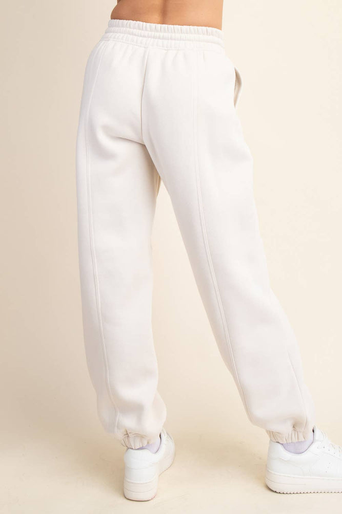 
                
                    Load image into Gallery viewer, Maddison Terry Fleece Jogger Sweatpants
                
            